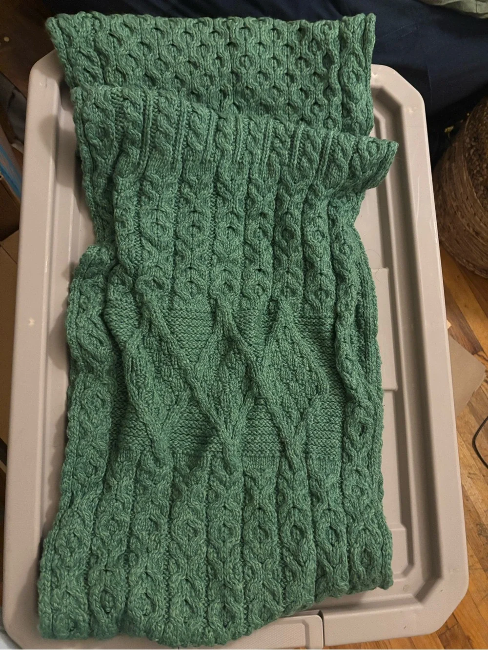 Carraig Donn 100% Merino Wool Irish Cable Knit Button Scarf Cowl Green
